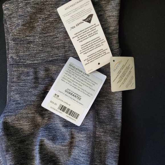 Athleta Revelation Capri - Picture 6 of 6